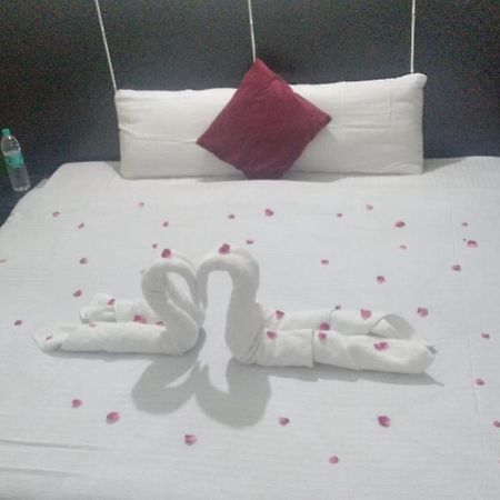 The Palm Tree -Family Stay Amritsar Esterno foto