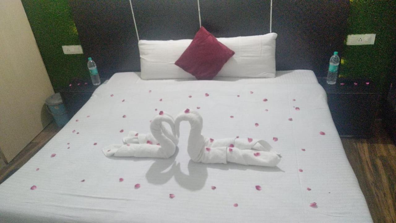 The Palm Tree -Family Stay Amritsar Esterno foto