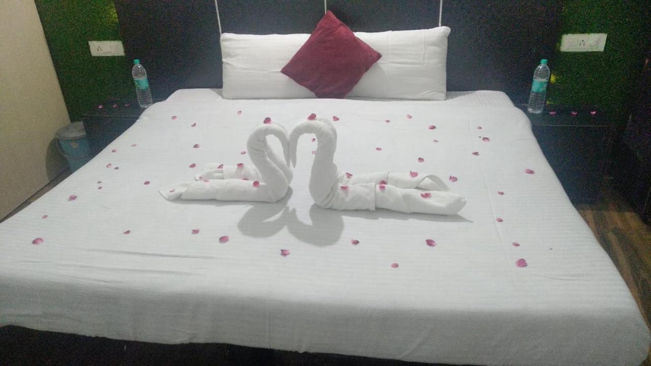 The Palm Tree -Family Stay Amritsar Esterno foto