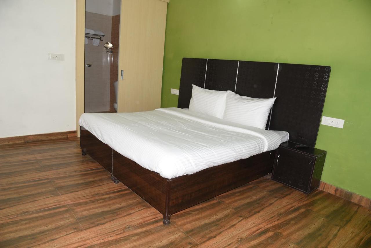 The Palm Tree -Family Stay Amritsar Esterno foto